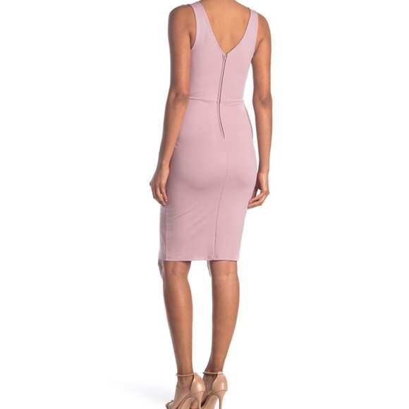 Max & Ash Scalloped Fit & Flare Midi Sleeveless Dress - Picture 2 of 8